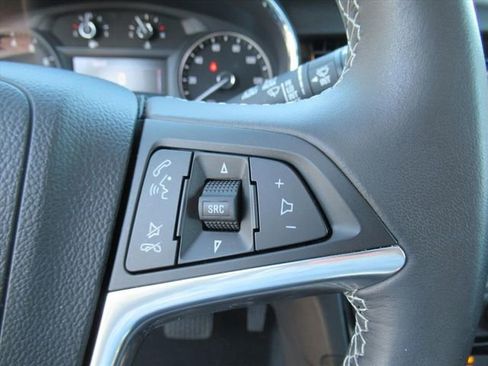 Used 2022 Buick Encore Preferred w/ Safety Package FWD image 21