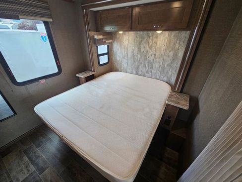 Used 2018 Ford E-450 and Econoline 450 Super Duty w/ Motorhome Prep Package image 35