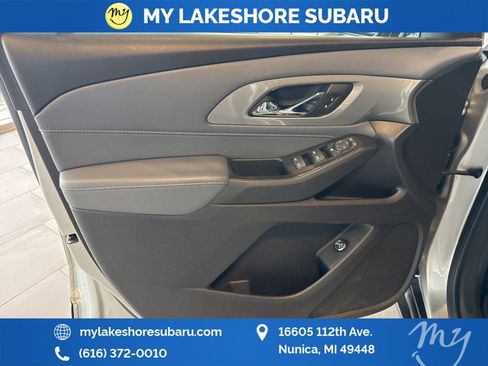 Used 2020 Chevrolet Traverse LT w/ Driver Confidence II Package image 24