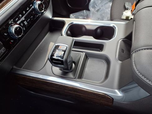 New 2026 GMC Sierra 1500 Elevation image 6