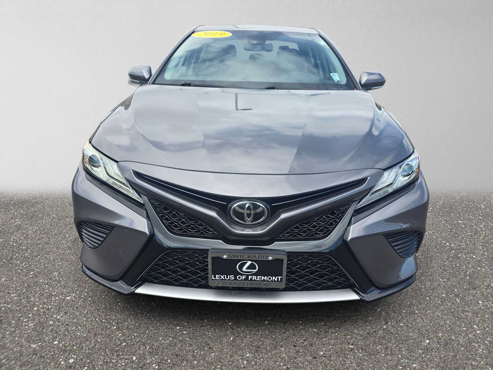 Used 2019 Toyota Camry XSE FWD image 8