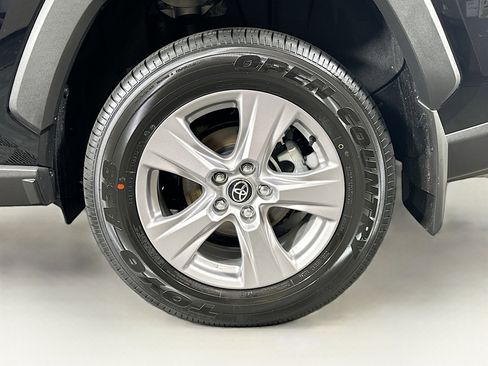 Used 2025 Toyota RAV4 XLE image 11