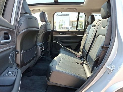 Used 2023 Jeep Grand Cherokee 30th Anniversary AWD/4WD image 10
