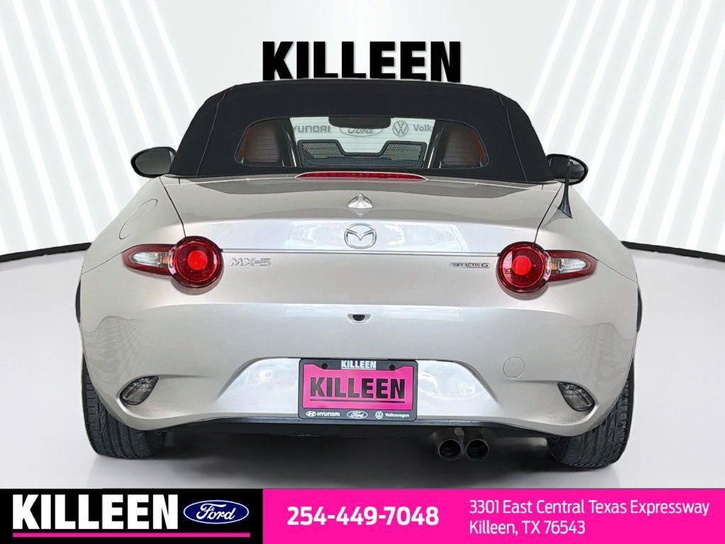 Used 2022 MAZDA MX-5 Miata Grand Touring w/ Weather Package RWD image 8
