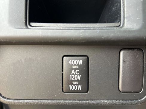 Used 2017 Toyota Tacoma TRD Sport image 15