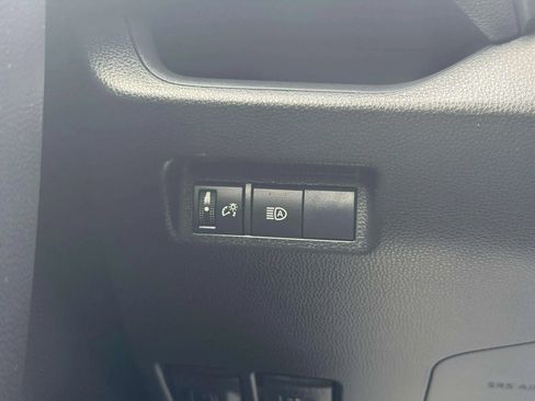 Used 2019 Toyota RAV4 LE w/ All Weather Liner Package AWD/4WD image 34