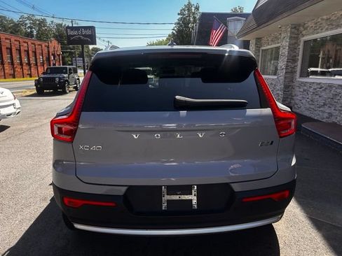 Used 2024 Volvo XC40 B5 Plus w/ Protection Package Premier AWD/4WD image 6