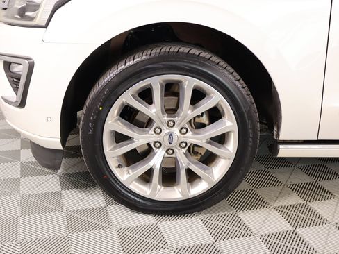 Used 2019 Ford Expedition Platinum AWD/4WD image 21