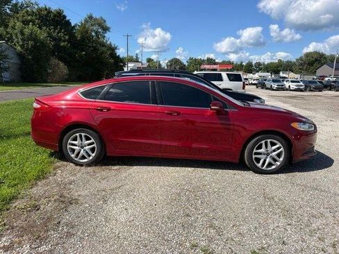 Used 2016 Ford Fusion SE FWD image 4