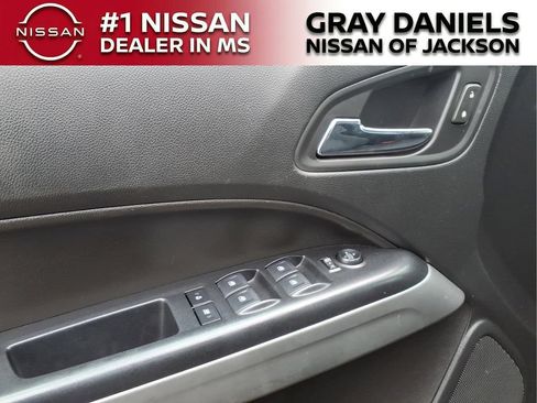 Used 2020 Chevrolet Colorado LT w/ Safety Package RWD image 11