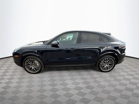 Used 2022 Porsche Cayenne Platinum Edition image 5