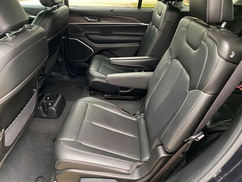 Used 2023 Jeep Grand Cherokee L Limited w/ Luxury Tech Group II image 14