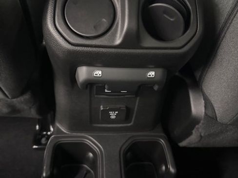 Used 2025 Jeep Gladiator Willys image 8