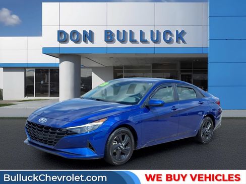 Used 2023 Hyundai Elantra SEL w/ Preferred Accessory Package FWD image 1