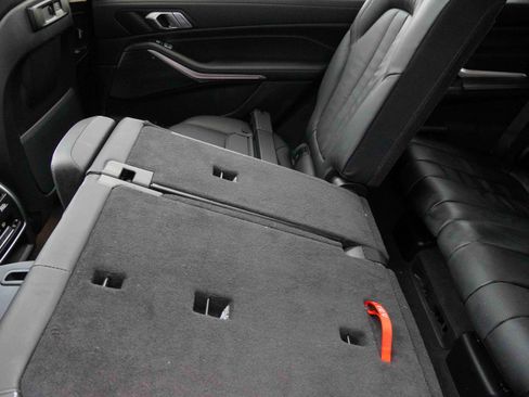 Certified 2022 BMW X7 xDrive40i w/ Premium Package image 37