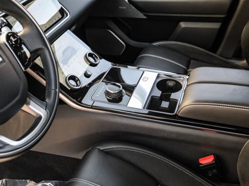 Used 2020 Land Rover Range Rover Velar R-Dynamic S image 24