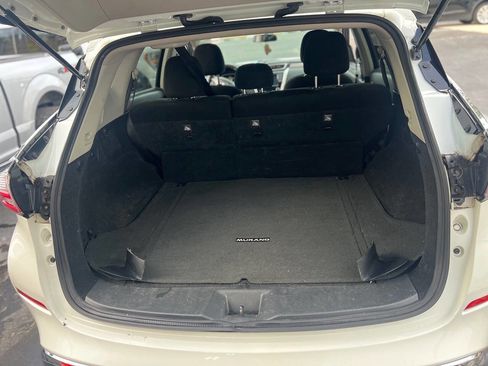 Used 2016 Nissan Murano SV w/ Premium Package image 5