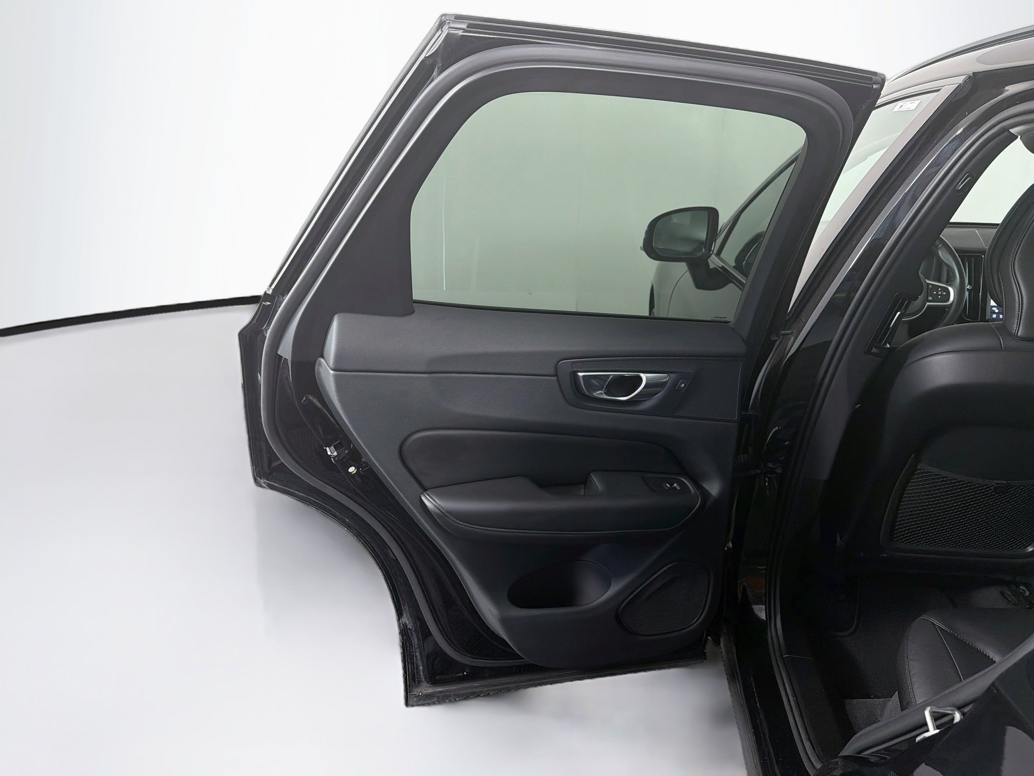 Used 2025 Volvo XC60 B5 Core AWD/4WD image 28