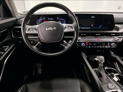 Used 2025 Kia Telluride S FWD image 6