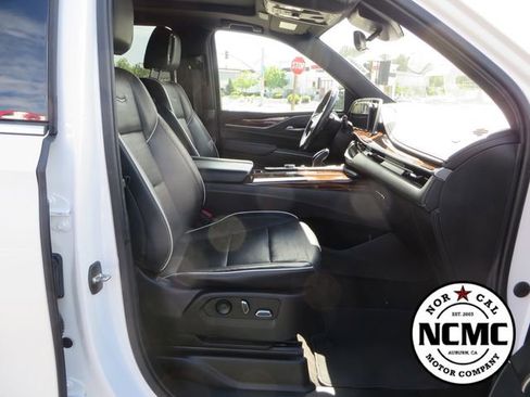 Used 2023 Cadillac Escalade Premium Luxury AWD/4WD image 50