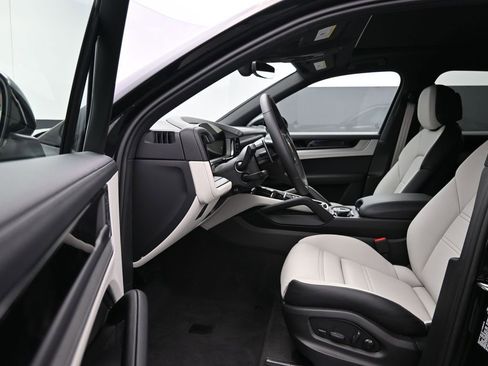 New 2026 Porsche Cayenne AWD/4WD image 12