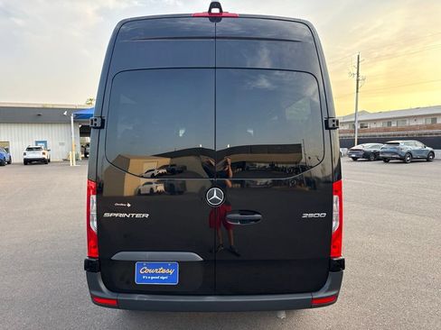 Used 2025 Mercedes-Benz Sprinter 2500 image 7