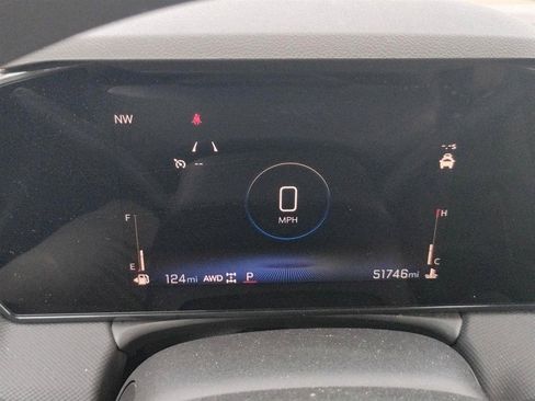 Used 2024 Chevrolet TrailBlazer LT AWD/4WD image 27