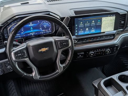Used 2025 Chevrolet Silverado 1500 LT AWD/4WD image 13