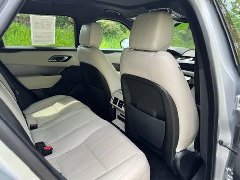 Used 2019 Land Rover Range Rover Velar S AWD/4WD image 16