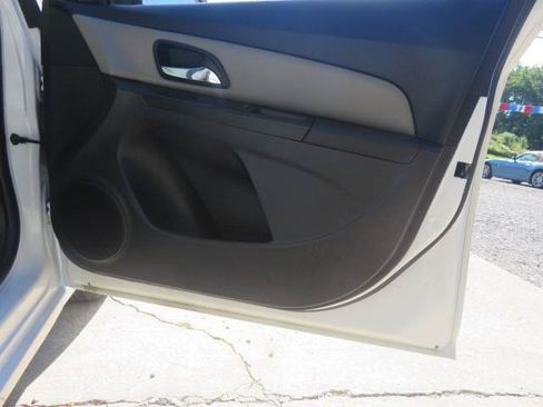 Used 2015 Chevrolet Cruze LT FWD image 15