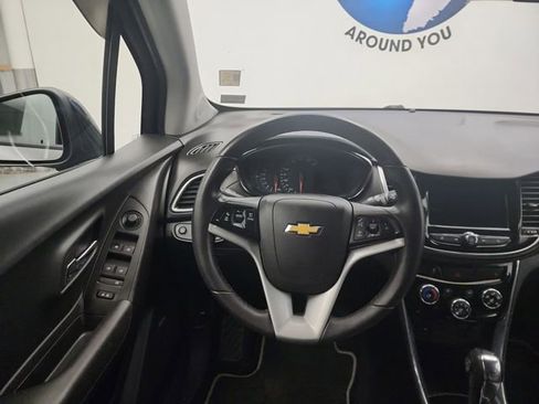 Used 2018 Chevrolet Trax Premier w/ Midnight Edition image 14