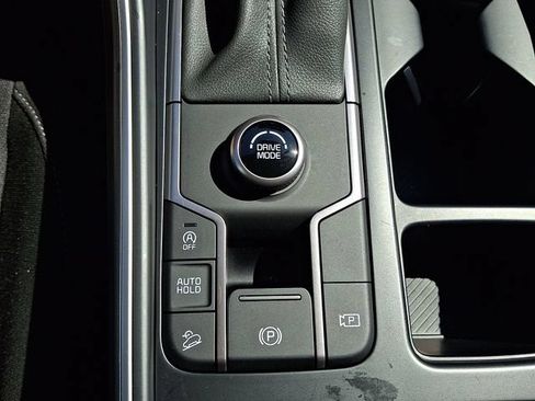 Used 2026 Kia Sorento LX FWD image 25