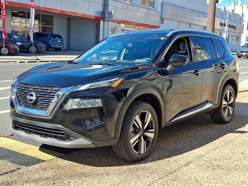 Used 2023 Nissan Rogue SL w/ SL Premium Package image 3