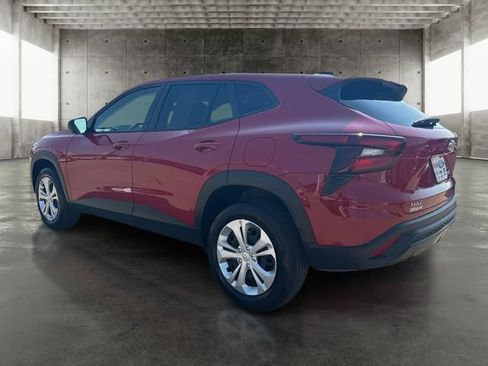 Used 2026 Chevrolet Trax LS FWD image 7
