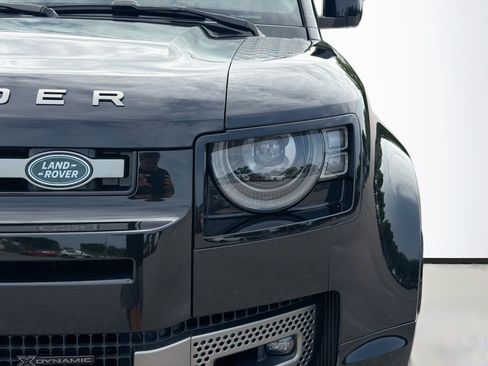 Used 2023 Land Rover Defender 110 X-Dynamic SE AWD/4WD image 9