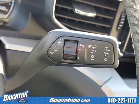 Used 2023 Ford Explorer XLT w/ Equipment Group 202A image 21