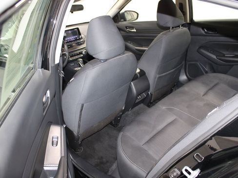 Used 2024 Nissan Altima 2.5 SV image 23