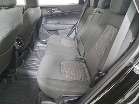 Used 2024 Kia Sportage LX image 12