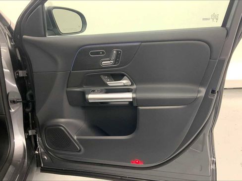 Used 2026 Mercedes-Benz GLA 250 image 11