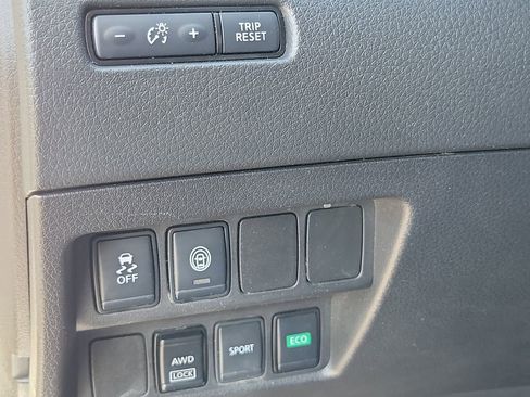 Used 2021 Nissan Rogue Sport S image 12