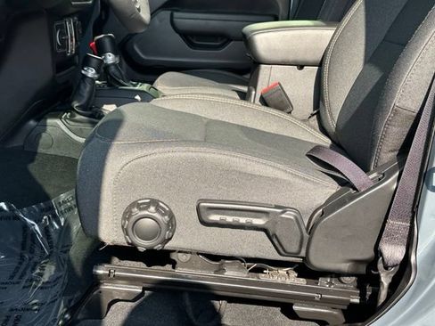 Used 2024 Jeep Wrangler Unlimited Sport AWD/4WD image 29