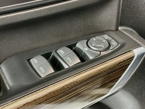 Used 2023 Chevrolet Silverado 2500 LT AWD/4WD image 17