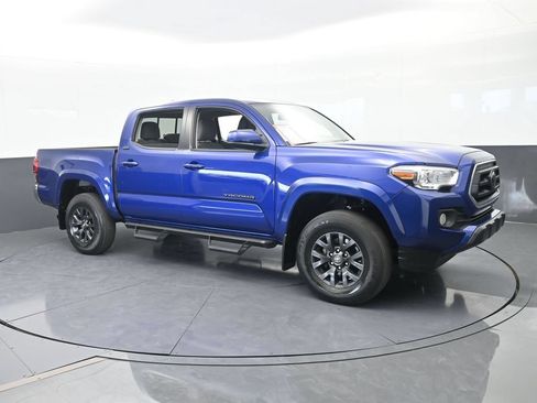 Used 2022 Toyota Tacoma SR5 RWD image 8