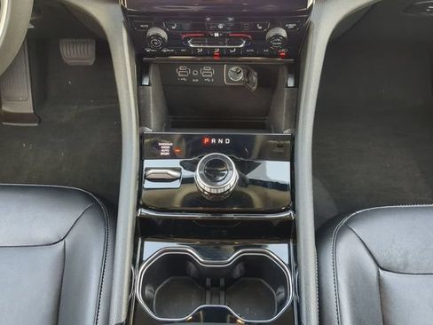 Used 2023 Jeep Grand Cherokee Limited w/ Black Appearance Package AWD/4WD image 22