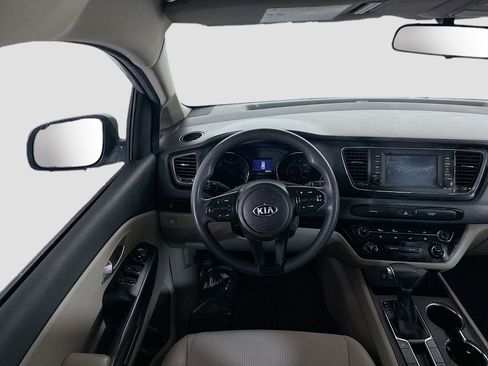 Used 2021 Kia Sedona LX image 17