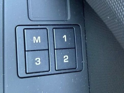 Used 2025 Land Rover Defender 110 X-Dynamic SE AWD/4WD image 48