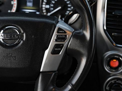 Used 2017 Nissan Titan SV image 12