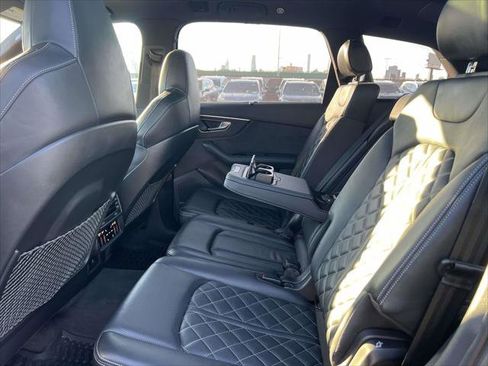 Used 2022 Audi SQ7 Prestige w/ Prestige Package image 13