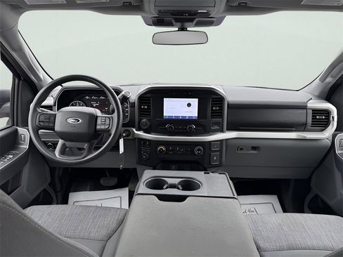 Used 2022 Ford F150 XLT w/ Trailer Tow Package image 14