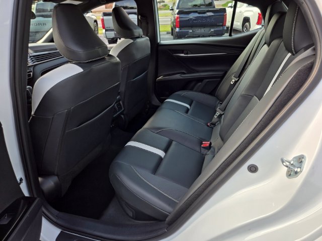 Used 2025 Toyota Camry SE FWD image 12